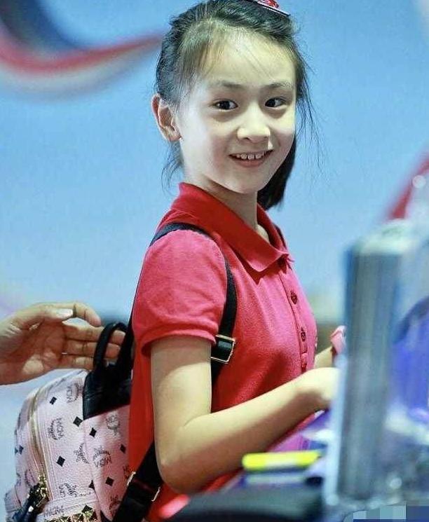 田亮叶一茜一家现身亮了,小亮仔长高了,森碟开始发育图片