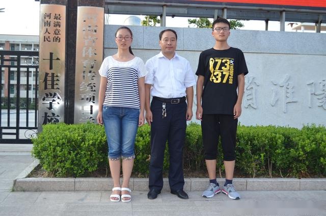 老师和同学的关爱让两人努力进取 虽然家境贫寒,但是吕彦慈,吕长春