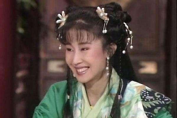 别看她长相甜美,出道时却是个武家子,论功夫与当时图片