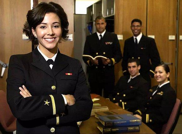 女人不能上潜艇!这是世界海军公认的惯例,但这