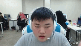 但为什么rng的队员们都这么热衷于改名,改的id还都这么奇葩,那就只能