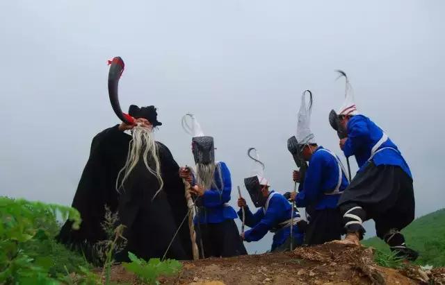 刘祯,苏涛:撮泰吉:祭祀化的祖先崇拜与形象化的彝族