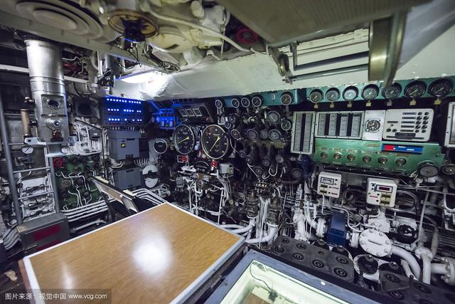 女人不能上潜艇!这是世界海军公认的惯例,但这