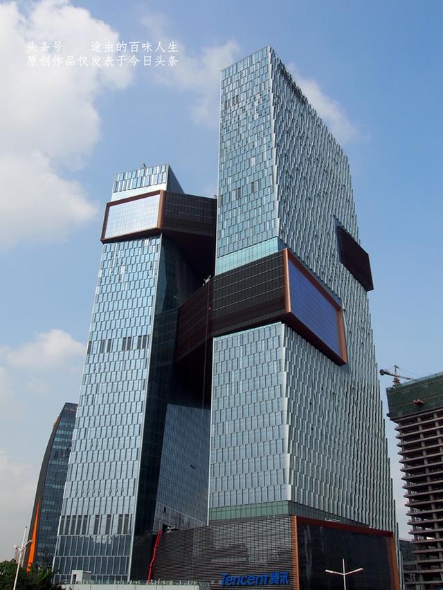 阿里中心位于深圳后海中心,总建筑面积约12万平方米,由地上4栋塔楼及