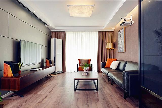 浅色的地板,深色的家具,白色的顶面,这样的搭配最和谐.