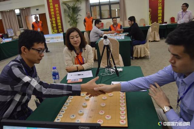 象棋个人赛冠亚军之争,首盘王天一血战成和,冠军充满悬念!