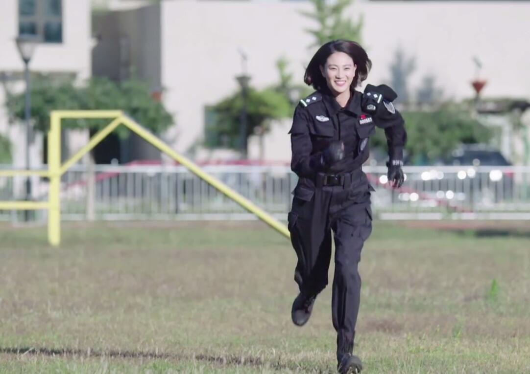 警花与警犬/神犬樱桃